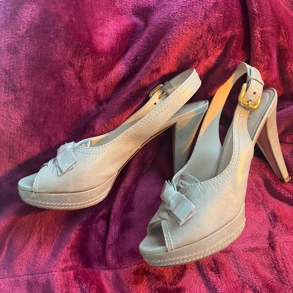 Vintage Prada heels - Picture 2 of 3